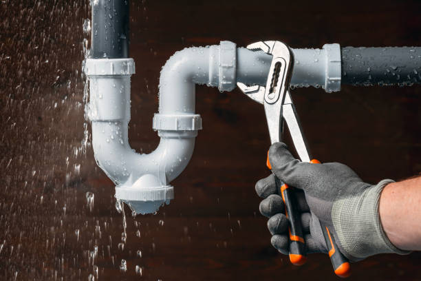 Professional Leak Detection technician working in Monon, IN